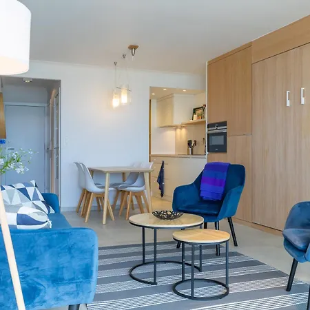 Daire Lecomte - Beachfront 215 *