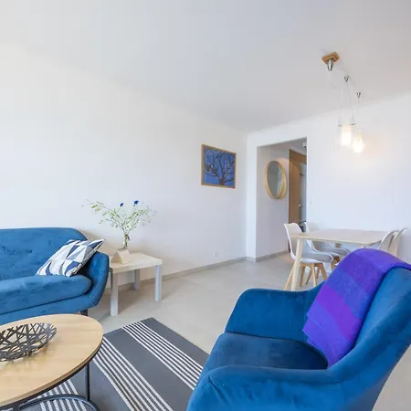 Lecomte - Beachfront 215 Daire