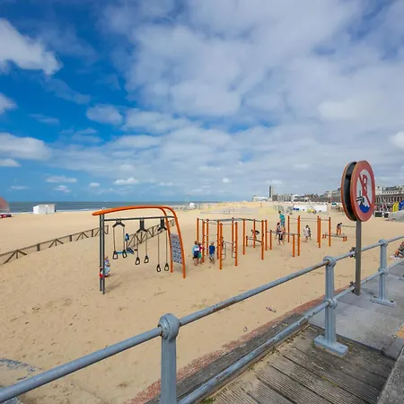 Lecomte - Beachfront 215 Daire *